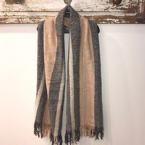 H&M blanket scarf